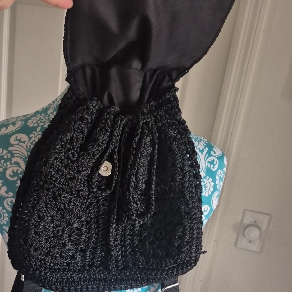Mini Crochet Backpack - Picture 2 of 8
